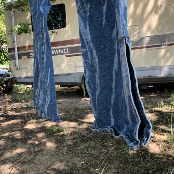 High Waisted Bootcut Bleached Jeans - Picture 6 of 8